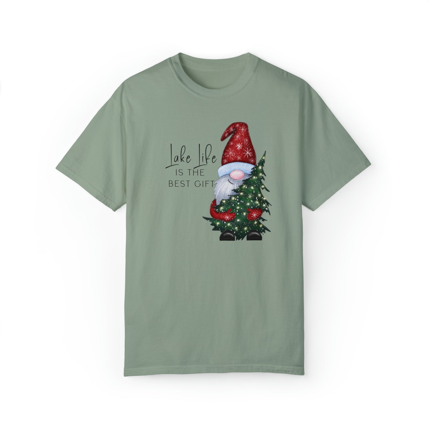 Holiday T-shirt, Festive T-shirt, Lake Life is the Best Gift gnome