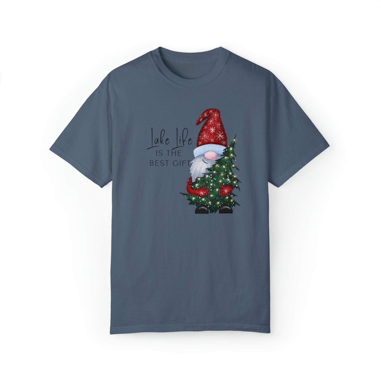 Holiday T-shirt, Festive T-shirt, Lake Life is the Best Gift gnome